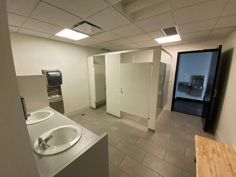 More Photos Of 99 Inverness Dr E, Englewood Office For Sale