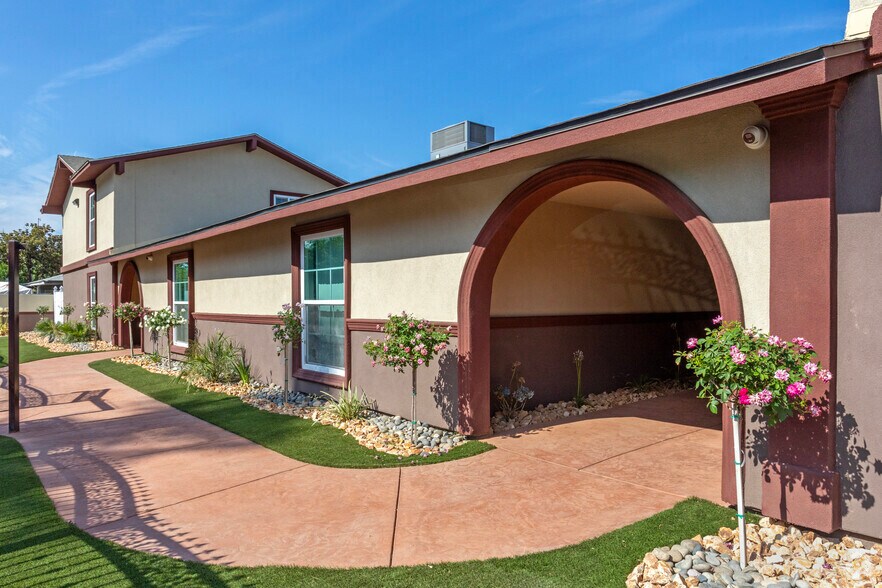 More Photos Of 1223 N Sylmar Ave, Fresno Apartments For Sale