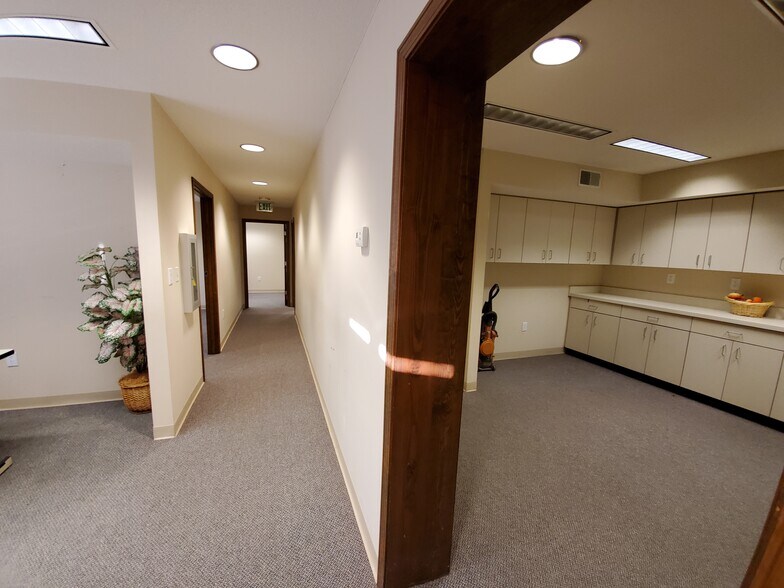 More Photos Of 1347 Jefferson St, Macon-Bibb Office For Lease