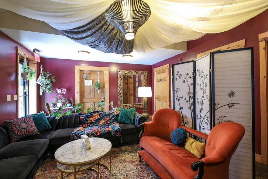 More Photos Of 16454 Appalachian Hwy, Thomas Restaurant For Sale