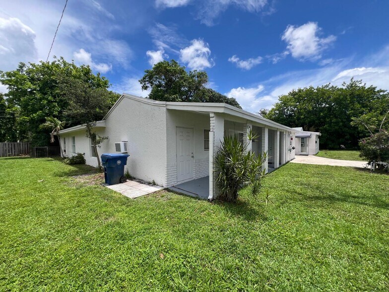 More Photos Of 545 Ne 23rd St, Wilton Manors Rehabilitation Center For Lease