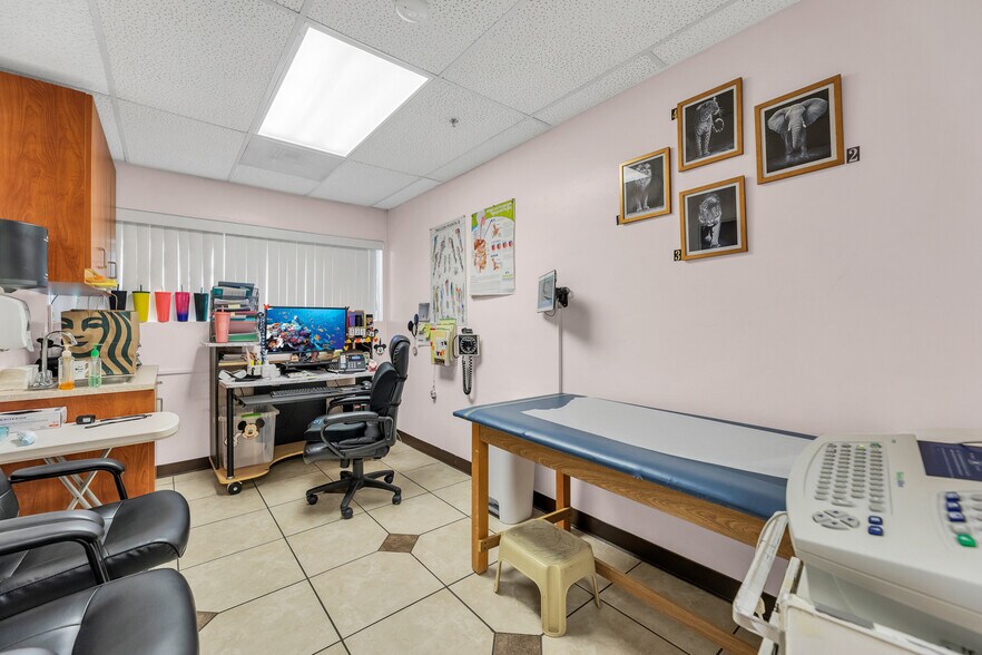 More Photos Of 515 Michigan Blvd, West Sacramento Medical For Sale