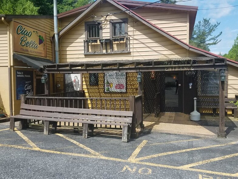 Primary Photo Of 6418 Chambersburg Rd, Fayetteville Restaurant For Sale