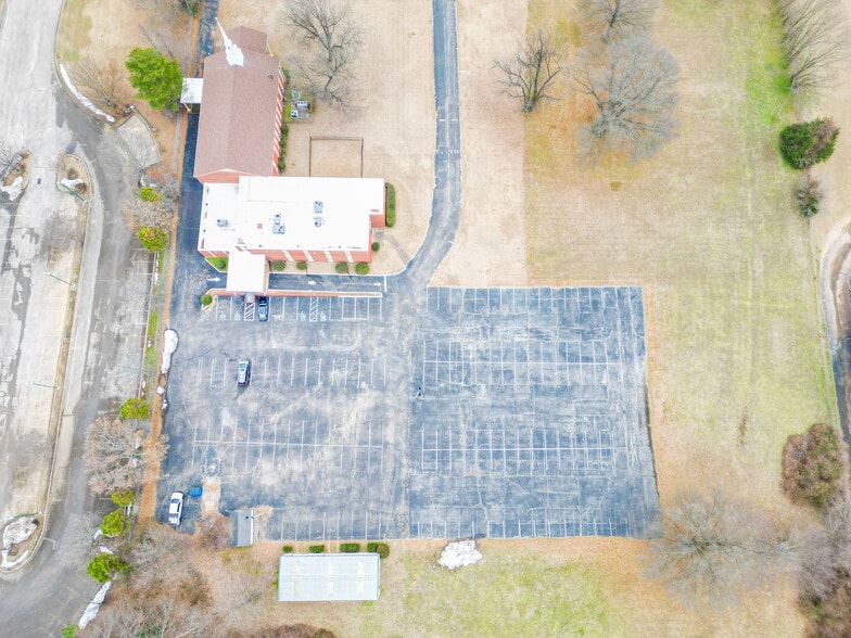 More Photos Of 3411 Covington Pike, Memphis Religious Facility For Sale