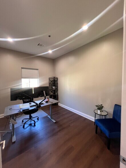 More Photos Of 4645 Wyndham Ln, Frisco Office For Lease