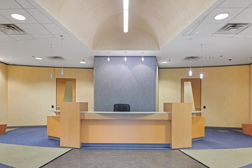 More Photos Of 8400 Silver Crossing, Oklahoma City Office For Sale