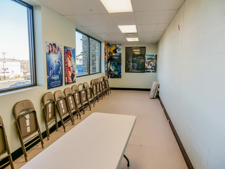 More Photos Of 1101 SW Highway 97, Madras Theater Concert Hall For Sale