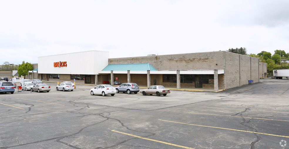 Primary Photo Of 7005 Clairton Rd, West Mifflin General Retail For Sale