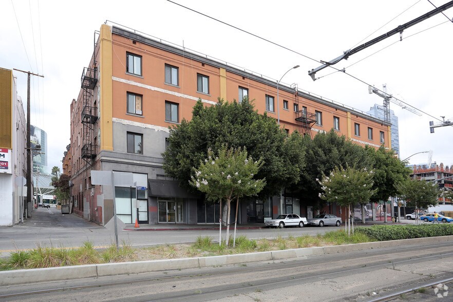 More Photos Of 1315 S Flower St, Los Angeles Apartments For Lease