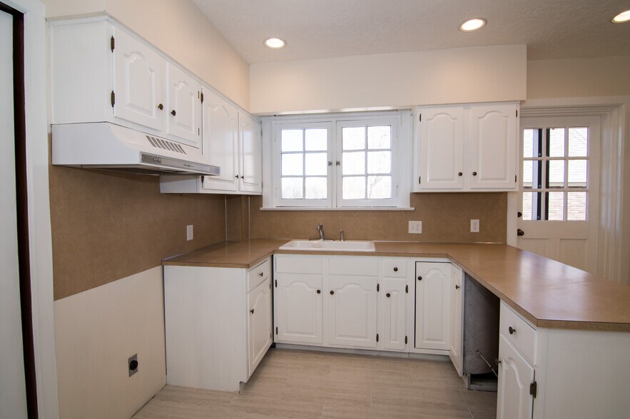 More Photos Of 109 N Main St, Springville Office For Lease