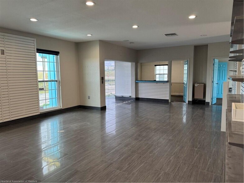 More Photos Of 1174 US 27 N, Lake Placid Freestanding For Sale