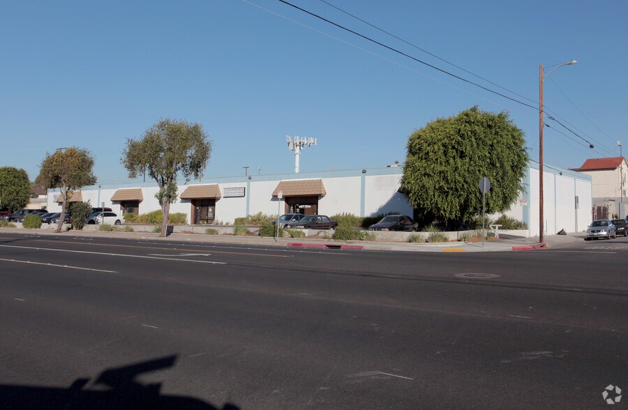 More Photos Of 3701-3719 W Rosecrans Ave, Hawthorne Warehouse For Lease