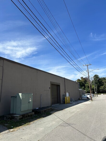 More Photos Of 50 Pleasant St, Norwich Storefront Retail Office For Lease