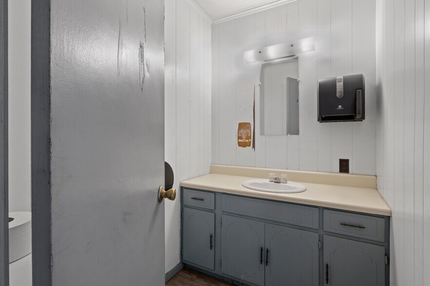 More Photos Of 450 County Road 1312, Mount Pleasant Industrial For Sale