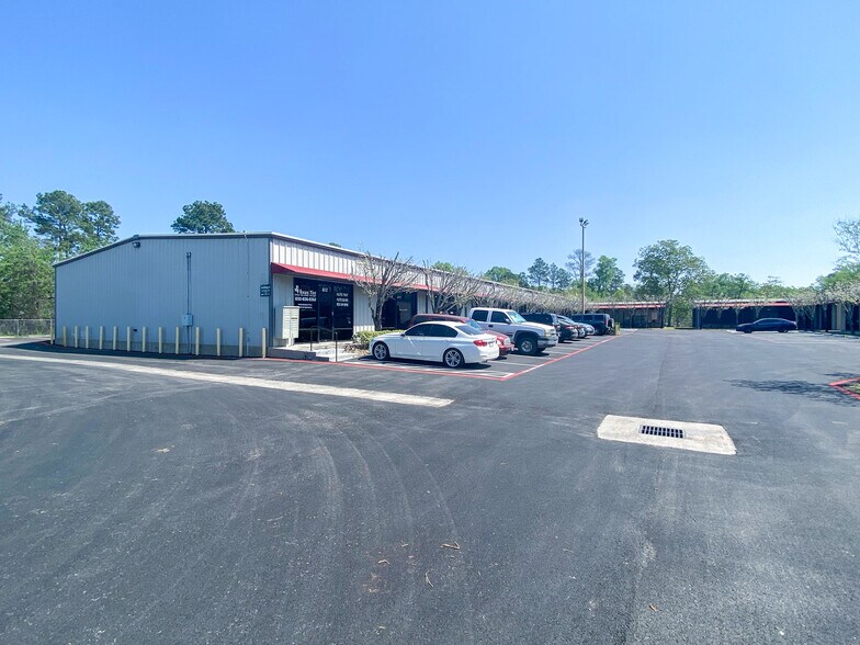 More Photos Of 16753 Donwick Dr, Conroe Warehouse For Lease