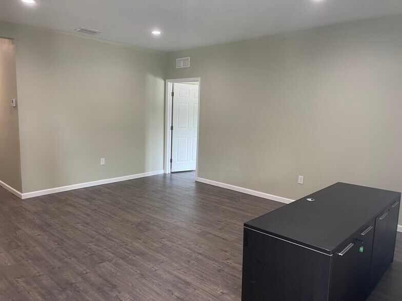 More Photos Of 625 E New York Ave, Deland General Retail For Sale