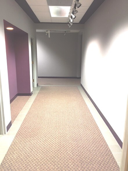 More Photos Of 1 Bronze Pointe Blvd, Swansea Office For Lease