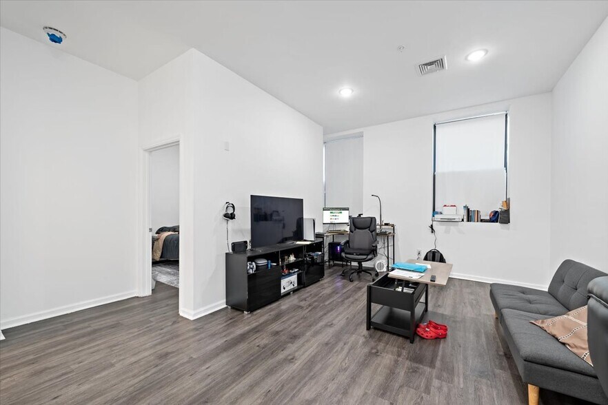 More Photos Of 128 N 8th St, Allentown Warehouse For Sale