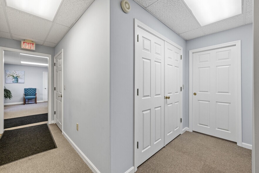 More Photos Of 214 Lake St, Bristol Office For Sale