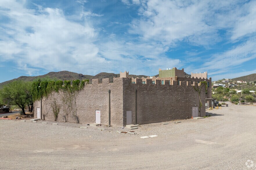 More Photos Of 4800 W Gates Pass Rd, Tucson Specialty For Sale