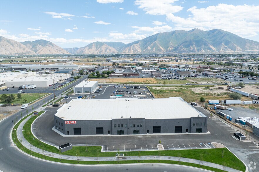 More Photos Of 1564 250 W, Spanish Fork Showroom For Sale