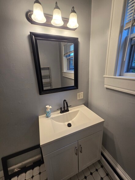 More Photos Of 43 Baptist St, Swansea Apartments For Sale