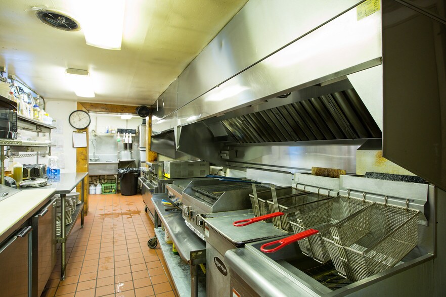 More Photos Of 8079 State Road 259, Lost City Restaurant For Sale