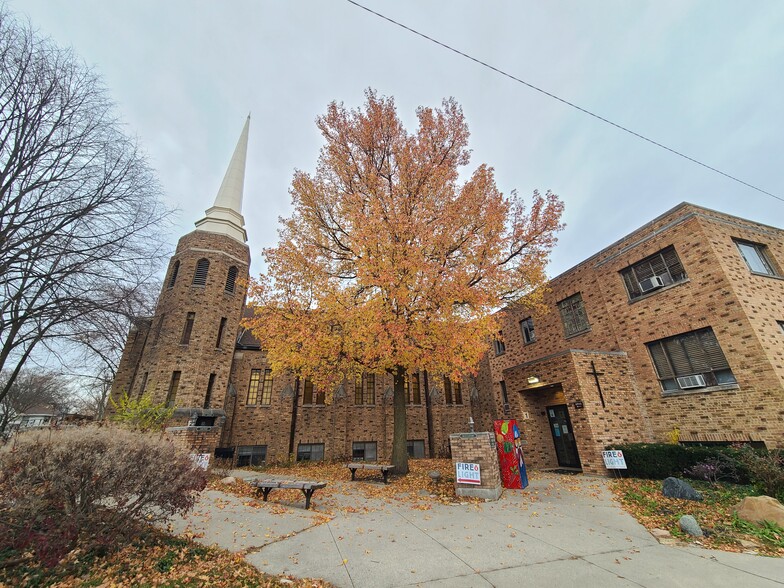 Primary Photo Of 2100 Kentucky Ave, Fort Wayne Religious Facility For Sale