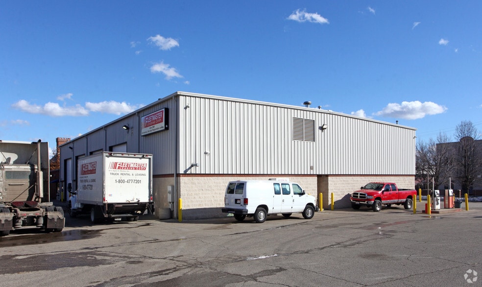 More Photos Of 300 E Naghten St, Columbus Service For Lease
