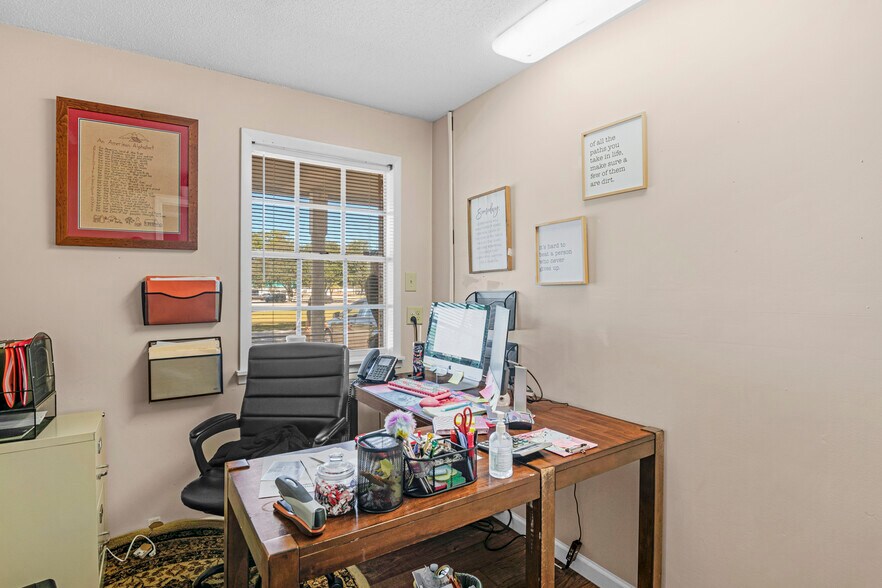 More Photos Of 1060 Miles Xing, Fort Stewart Office For Sale