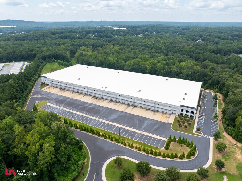 More Photos Of 2601 Skyview Dr, Lithia Springs Distribution For Lease