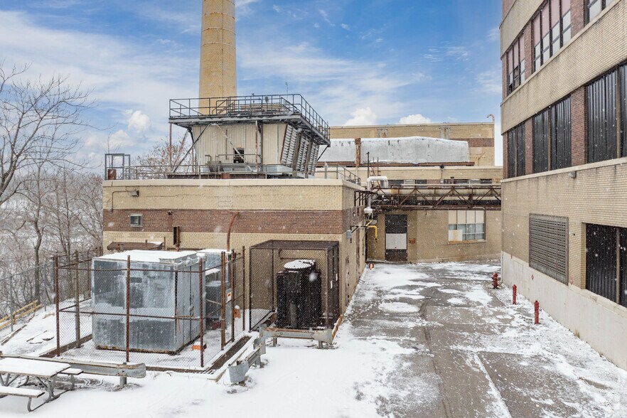 More Photos Of 1405-1447 Saint Paul St, Rochester Office For Sale