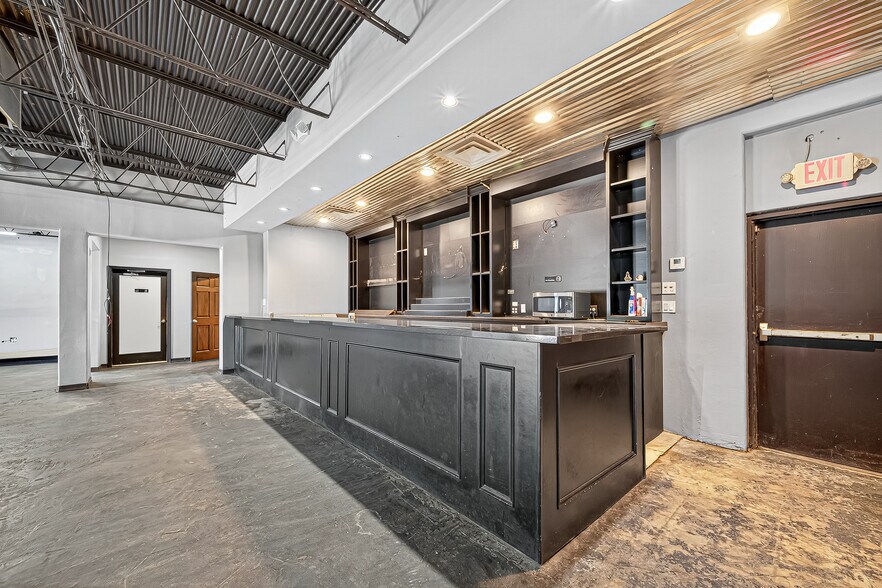 More Photos Of 13001-13011 Fondren Rd, Houston Unknown For Lease