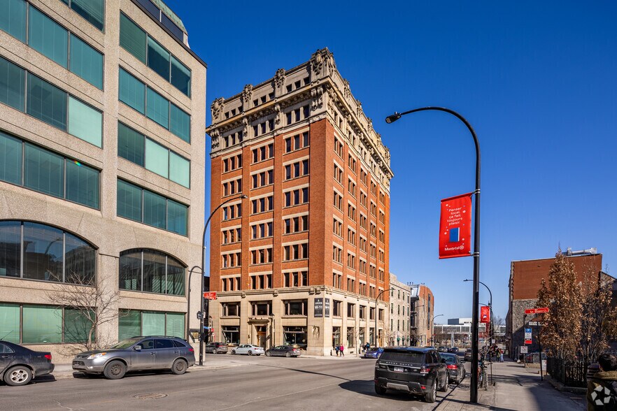 Primary Photo Of 407 Boul Saint-Laurent, Montréal Office For Lease