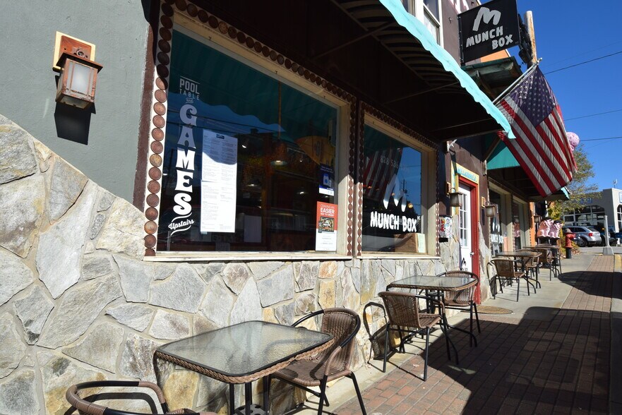 More Photos Of 112 W Main St, Burnsville Flex For Lease