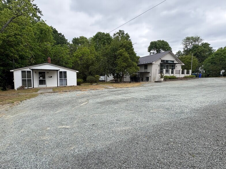 More Photos Of 2500 Hillsborough Rd, Durham Freestanding For Lease