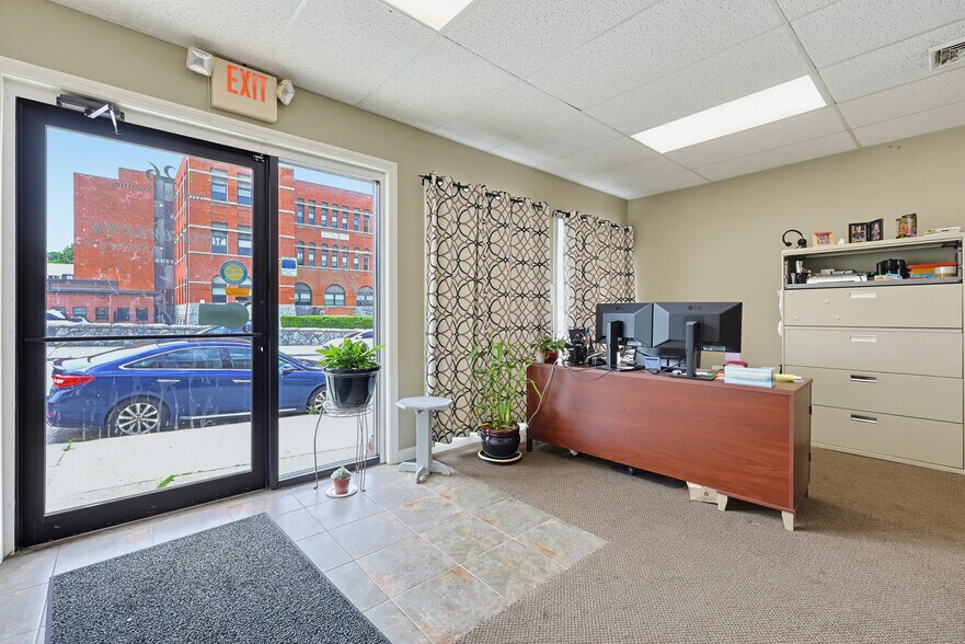 More Photos Of 24-26 Montauk Ave, New London Storefront Retail Residential For Sale
