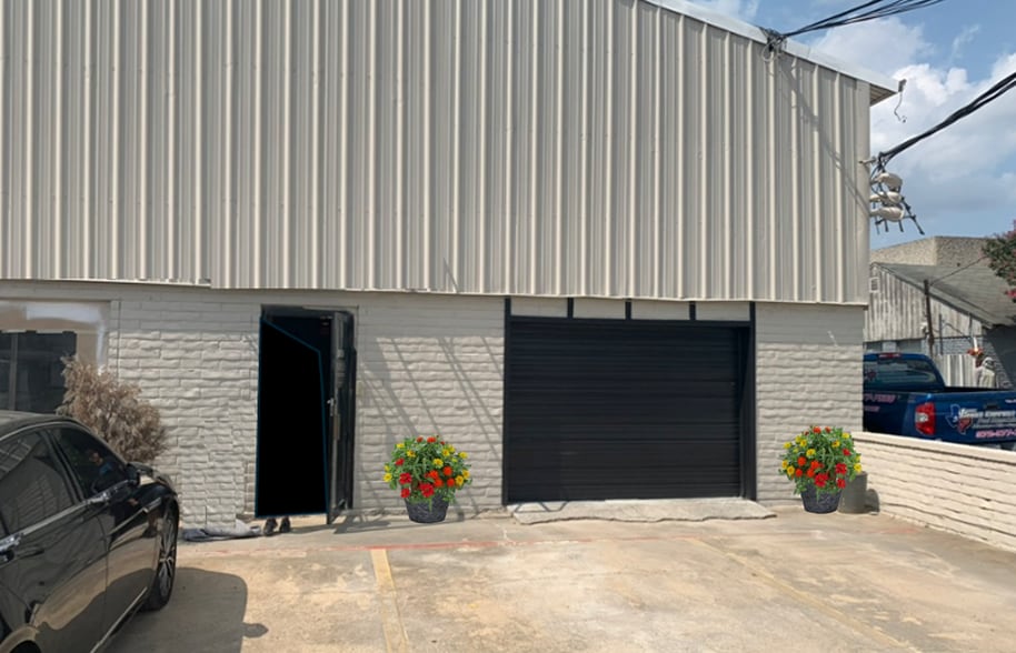 More Photos Of 2529 Merrell Rd, Dallas Light Distribution For Lease