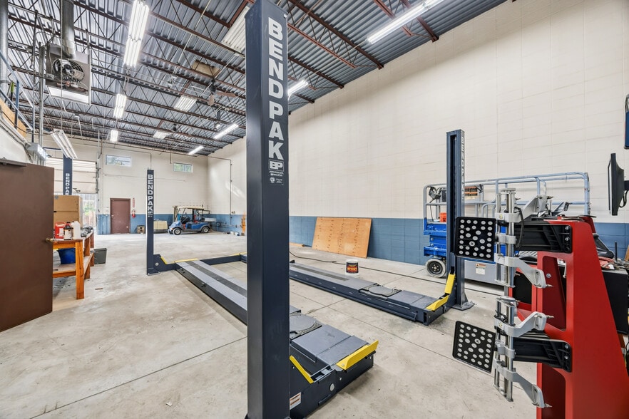 More Photos Of 10855 Irma Dr, Northglenn Warehouse For Sale