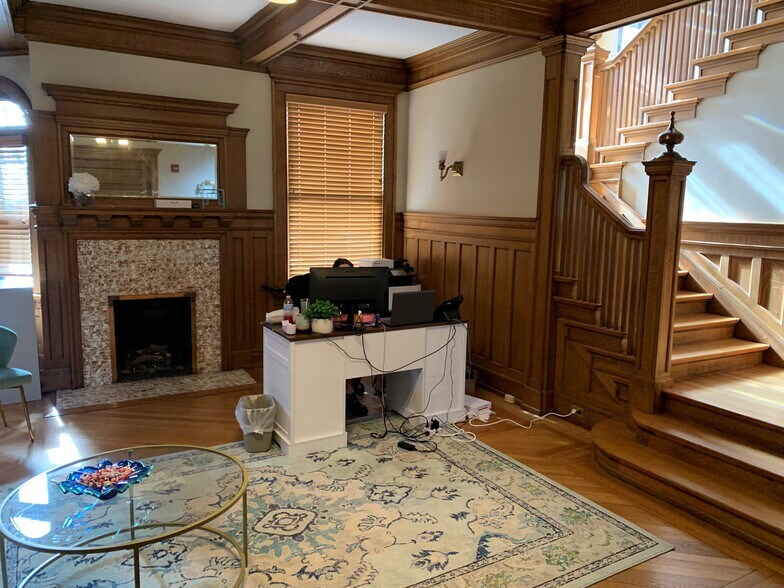 More Photos Of 426 Old Salem Rd, Winston-Salem Office For Lease