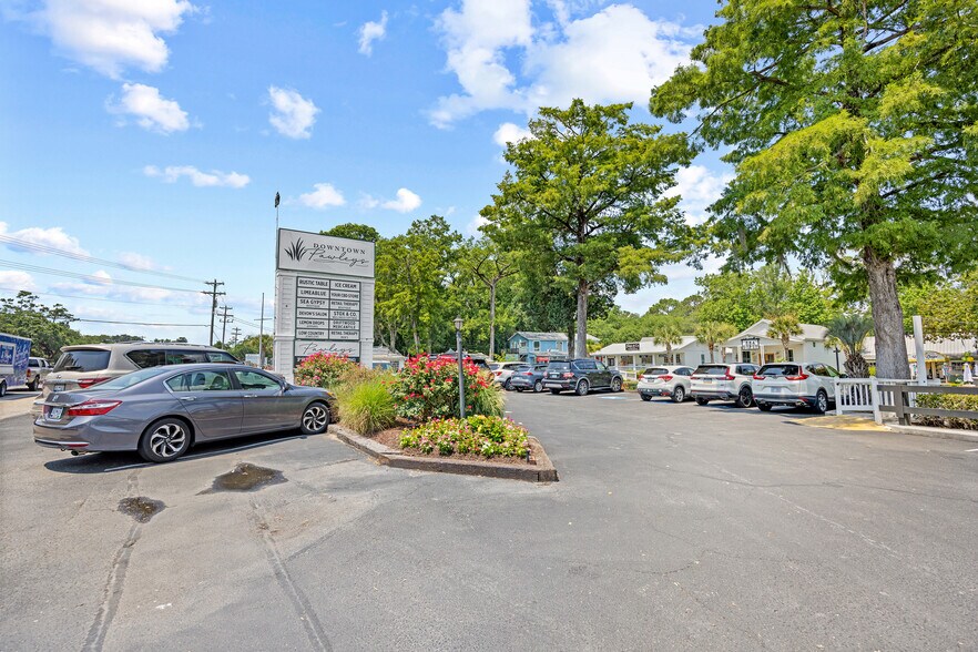 More Photos Of 10659-3 N Us-17 Hwy, Pawleys Island Storefront For Lease