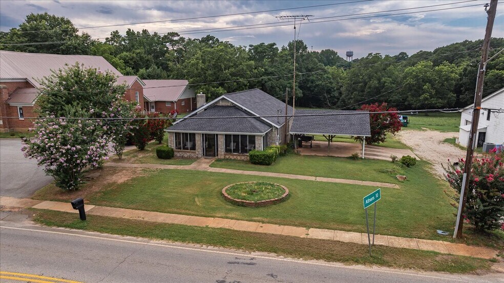 More Photos Of 317 General Daniel Ave N, Danielsville General Retail For Sale