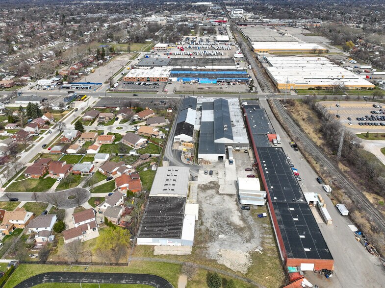 More Photos Of 14257 Tireman Ave, Dearborn Warehouse For Sale