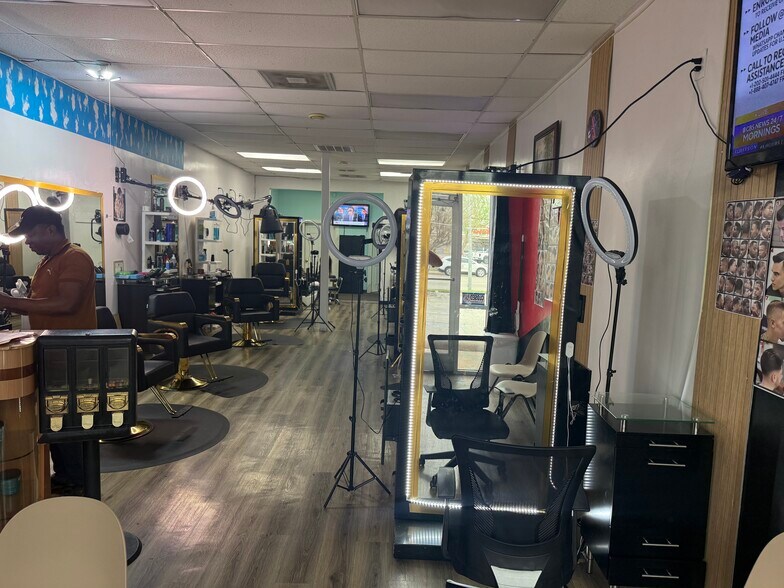 More Photos Of 2717-2737 8th Ave, Fort Worth Storefront Retail Office For Lease