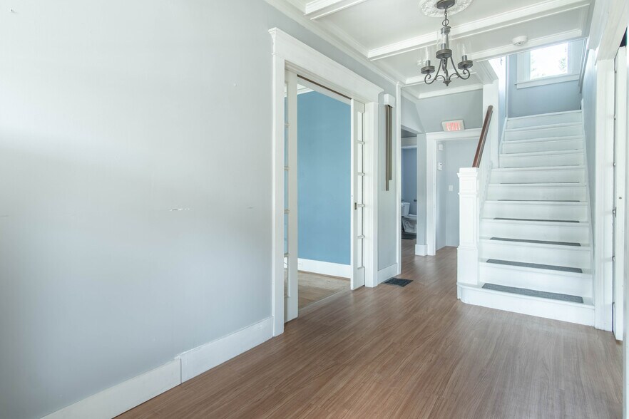 More Photos Of 1104 Washington St, Watertown Office For Sale