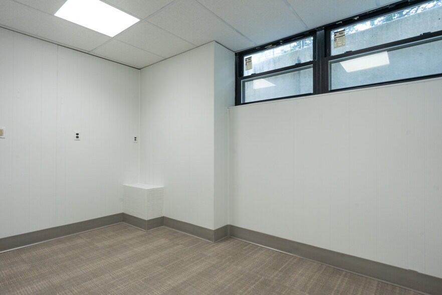 More Photos Of 160 Commack Rd, Commack Medical For Lease