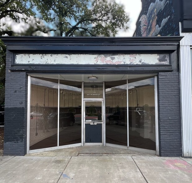 Primary Photo Of 1811 W Broad St, Richmond Freestanding For Sale