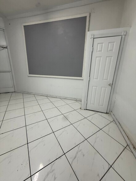 More Photos Of 5197 Alhambra Ave, Los Angeles General Retail For Lease