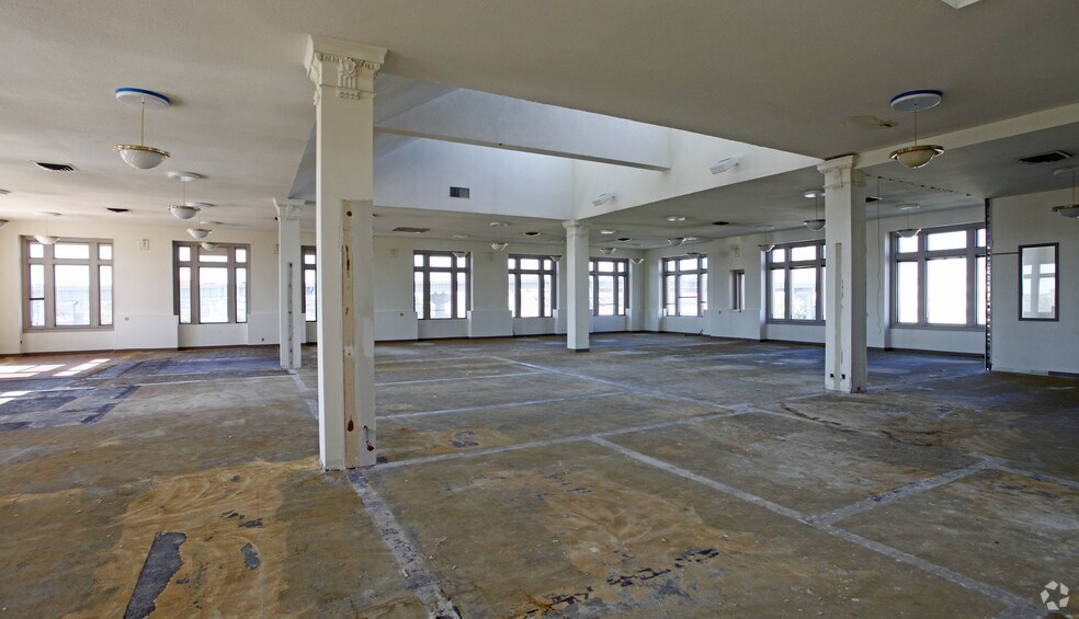 More Photos Of 647 W Virginia St, Milwaukee Office Residential For Lease