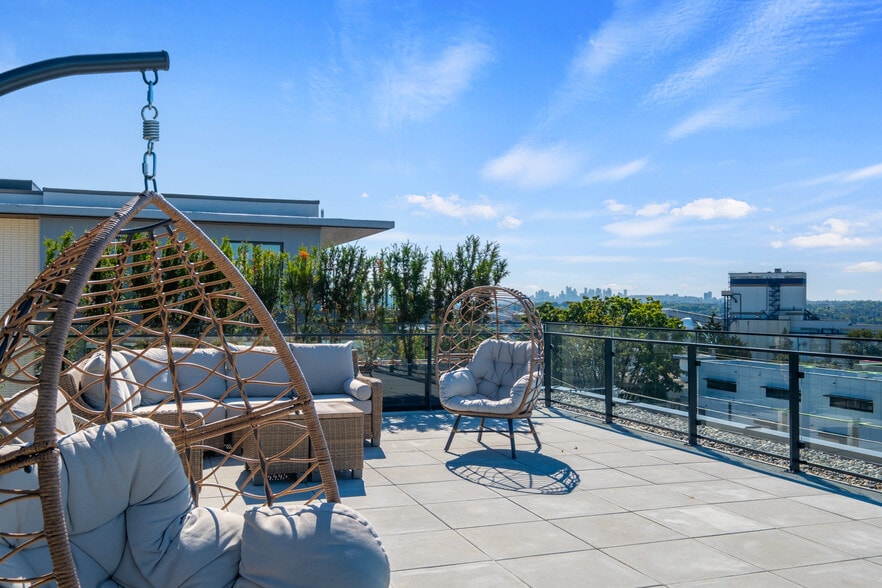More Photos Of 422 3rd St E, North Vancouver Apartments For Lease